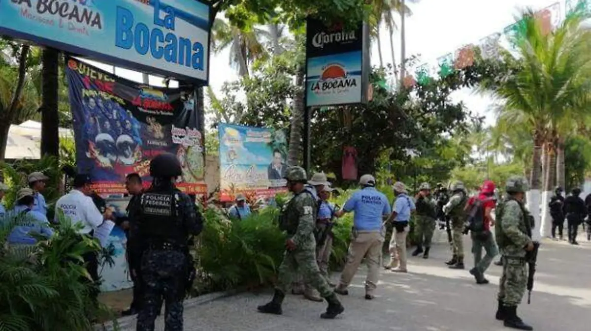 Acapulco - ataque armado en la costera